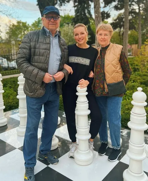 Инна Маликова с родителями
