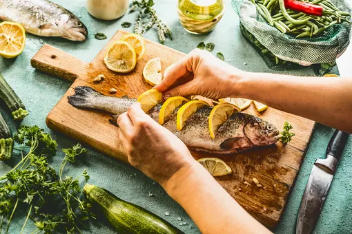 Что приготовить с рыбой: большая подборка рецептов от салата до горячих блюд