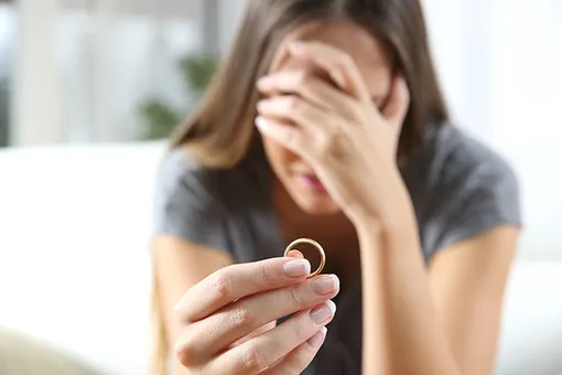 Без вины виновная: почему женщины стыдятся развода?