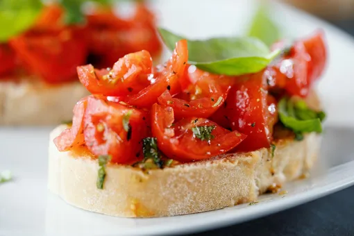 Брускетты с томатом, меню средиземноморской диеты