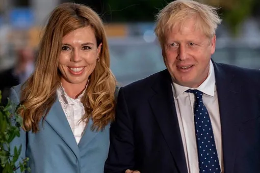55-летний премьер-министр Великобритании Борис Джонсон обручился с 31-летней возлюбленной и ждет ребенка