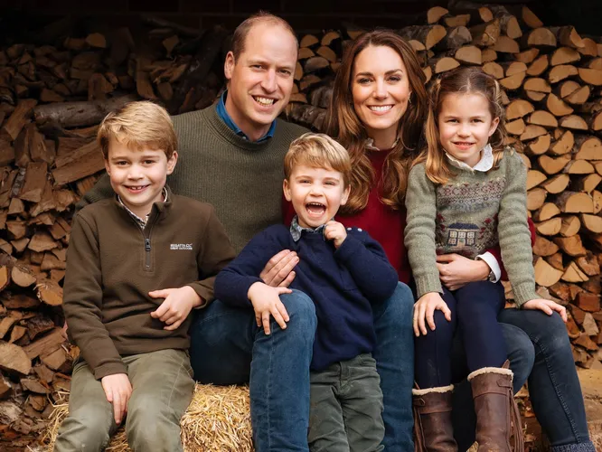 Кейт Миддлтон и принц Уильям с детьми, 2020