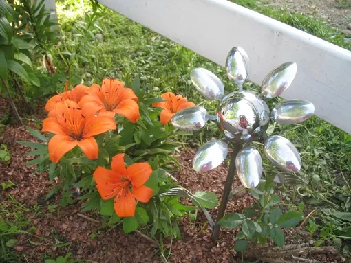 Создайте очаровательный металлический цветок, чтобы он радовал вас круглый год