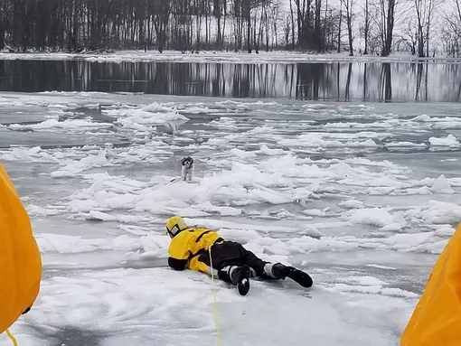спасение собаки со льдины