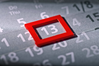 Почему число 13 считается несчастливым? Почему число 13 считается несчастливым?