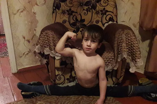5-летний мальчик из Чечни установил мировой рекорд по количеству отжиманий