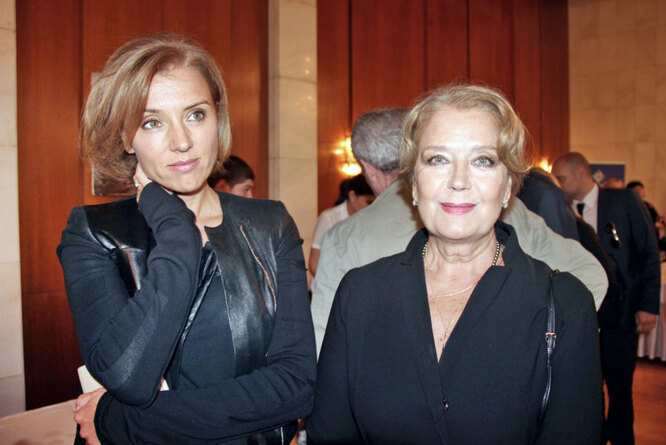 Ксения и Ирина Алферовы