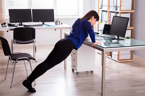 Фитнес в офисе: упражнение прямо на рабочем месте
