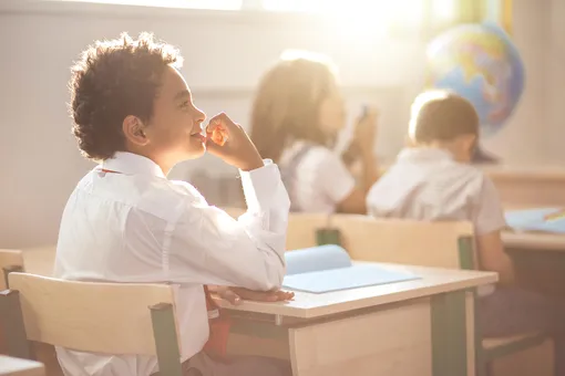 Нельзя вылечить, но можно стать звездой — 11 фактов о дислексии и трудностях в обучении, которые должны знать родители