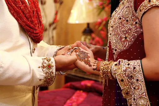 В Пакистане влюбленные совершили суицид, когда родители не дали им пожениться