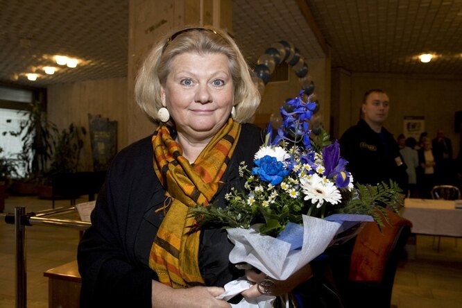 Никакой пластики: 69-летняя Ирина Муравьева впервые за долгое время вышла в свет Никакой пластики: 69-летняя Ирина Муравьева впервые за долгое время вышла в свет