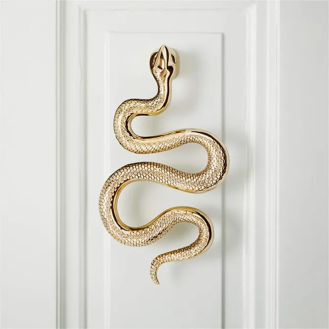 Дверной молоток в форме змеи