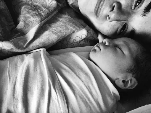 Мария Андреева с новорожденным сыном
