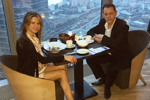 Адвокаты Вадима Казаченко подозревают его молодую жену в мошенничестве