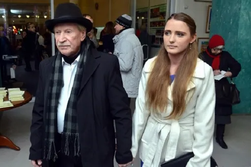 26-летняя Наталья Краско преподнесла мужу на 87-летие оригинальный подарок