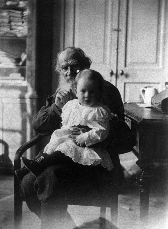 Лев Толстой с внучкой Таней