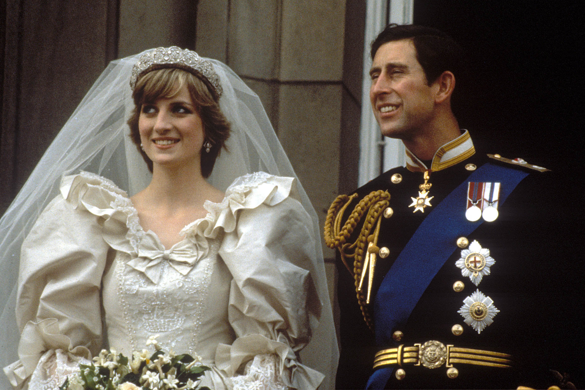 Тайное послание платья