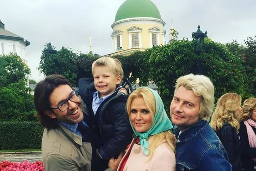 Андрей Малахов заинтриговал подписчиков семейным фото с ребенком