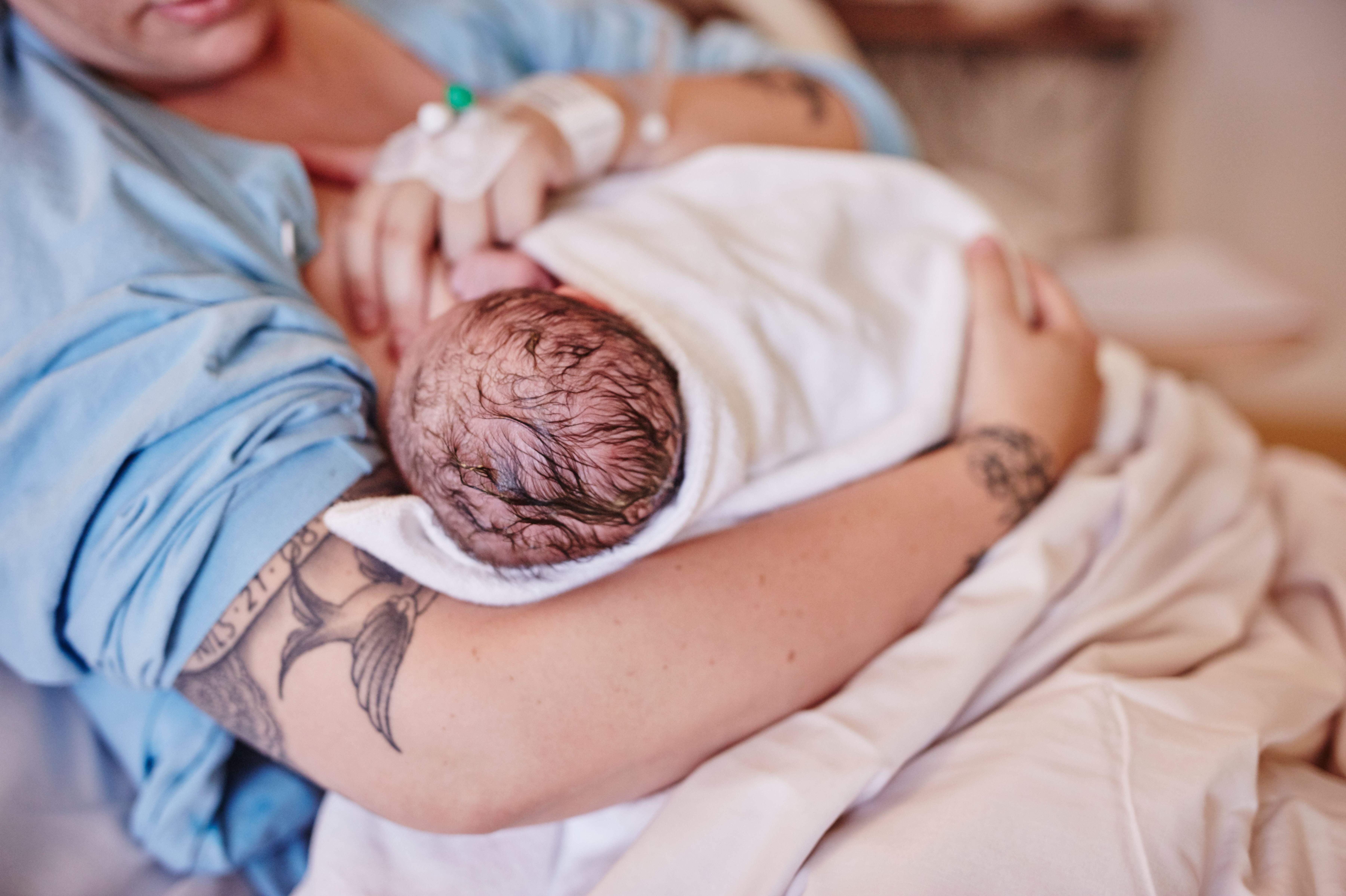 тату грудное вскармливание. гура тату. грудное вскармливание рисунок. можно ли тату кормящим. наколки и грудное вскармливание.