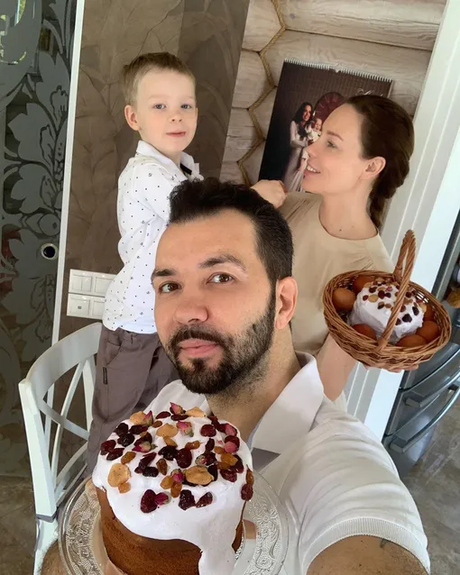 Денис Клявер с женой Ириной и сыном Даниэлем
