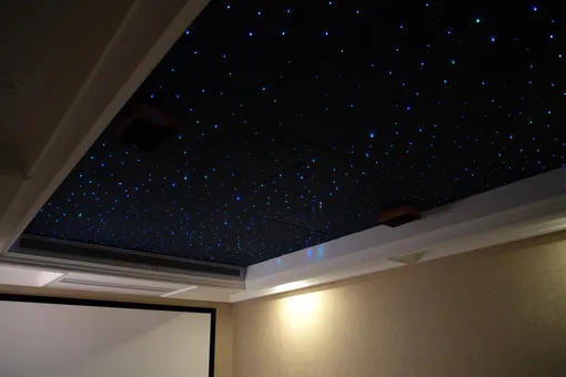звёздное небо на потолке