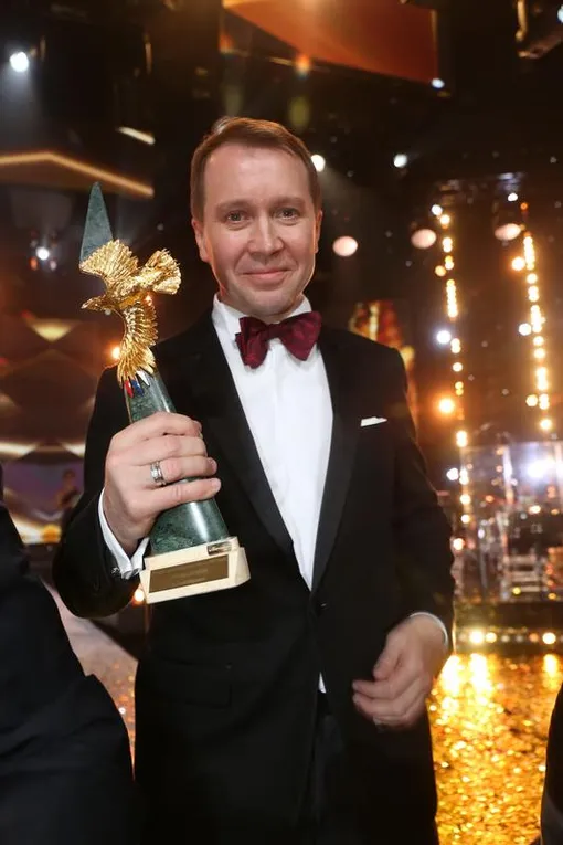 Евгений Миронов с премией «Золотой орел»