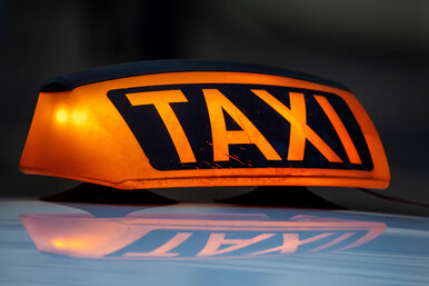 Угрожавший ножом таксист изнасиловал жительницу Москвы