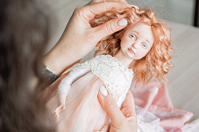 Руки делают: как врачи и логисты начинают шить обувь и лоскутные одеяла, делать игрушки и деревянную мебель