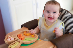 Чем кормить ребенка в 7 месяцев: график прикорма, что рекомендует ВОЗ, рецепты