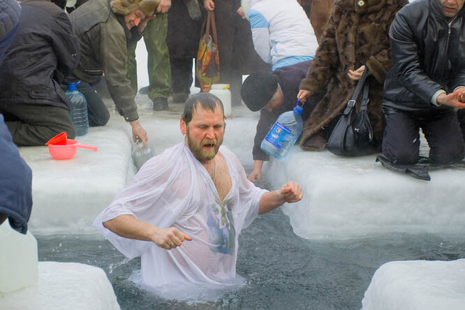Всем в прорубь! Всем в прорубь!