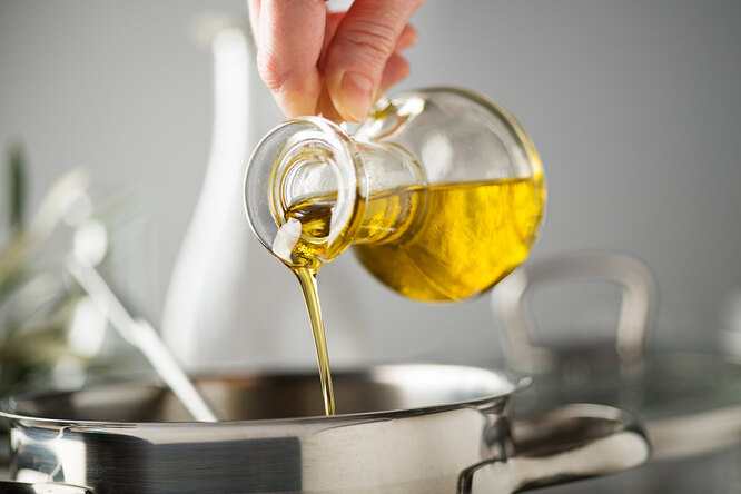 От оливкового до льняного: 10 самых полезных и вредных растительных масел