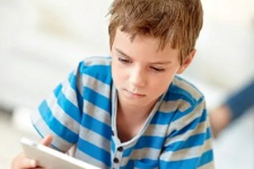 4 способа отвлечь ребенка от планшета