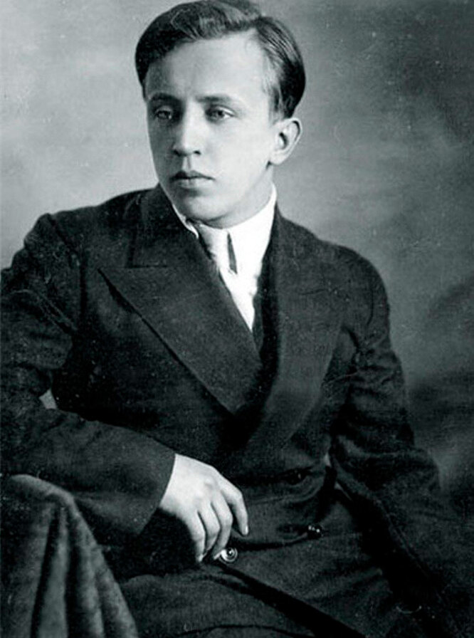 Юрий Есенин