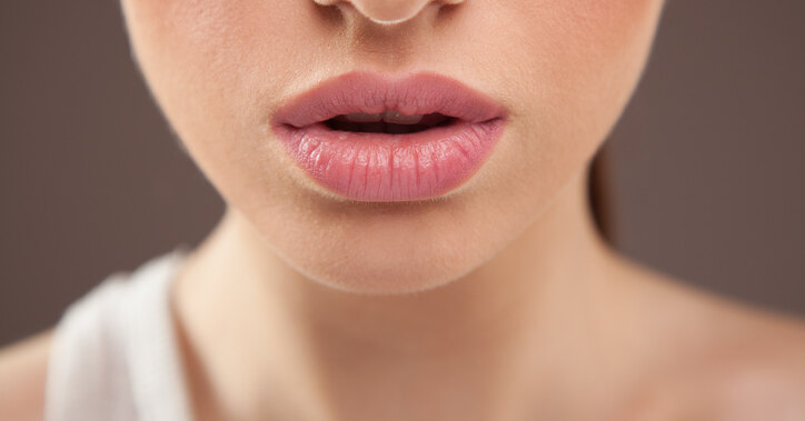 Пухлые губы без инъекций: просто и эффектно!