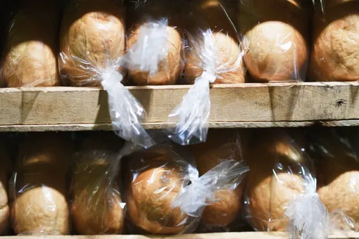 Зажимы от хлебных упаковок: зачем они нужны и почему их носят в бумажнике