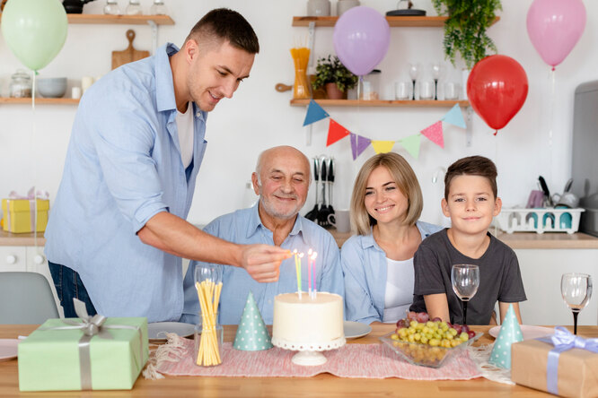 30 поздравлений с днем рождения папе: своими словами, в стихах и в прозе