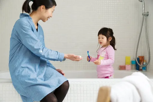 Совместная с родителями чистка зубов, чаще всего — одно из самых ранних воспоминаний каждого жителя Японии