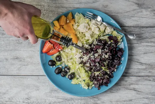Рецепты салатов, которые помогают похудеть: самые полезные продукты для снижения веса