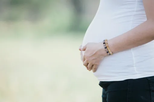 Внезапно родила: возможно ли не замечать симптомы беременности? Статистика и истории из жизни