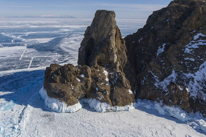 Поехали снимать ледяной Байкал с шеф-фотографом «National Geographic Россия»!