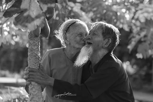Счастливы навечно: фотограф снял трогательную историю любви длиной в 60 лет