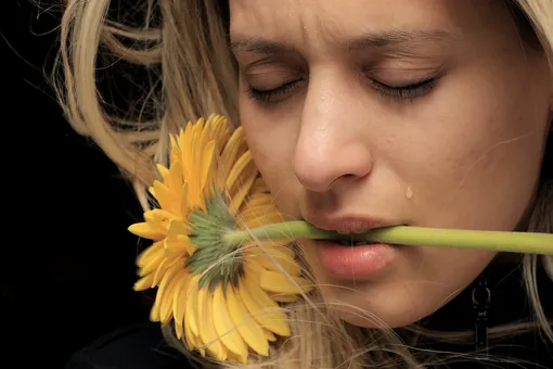 «Не дарите уставшей женщине цветы»: мнение психолога