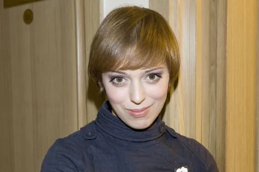 «Прекрасна с любой прической»: Нелли Уварова постриглась почти налысо