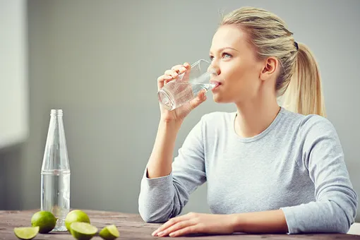 Формула здоровья: приучаем себя пить по два литра воды в день
