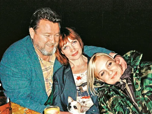 Михаил Евдокимов с женой Ириной и дочерью Анной