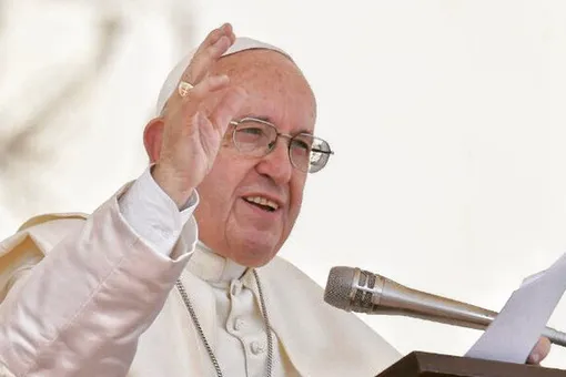 Папа римский заболел: отмена мессы и отказ от теста на коронавирус