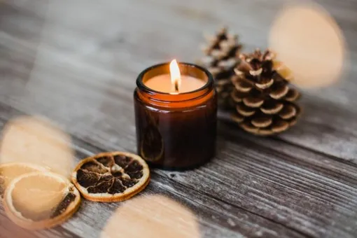 Ароматом леса могут наполнить дом свечи с древесным запахом
