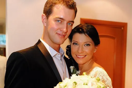 «Год шел за два»: Екатерина Волкова поздравила мужа с годовщиной свадьбы