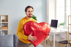 Любовь и деньги: 10 признаков, которые предупреждают о будущих проблемах в отношениях