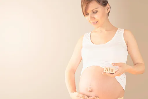 32 неделя беременности: могут появиться растяжки и боли в паху, а ребенок почти готов к появлению на свет